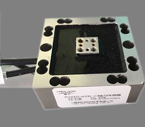 三軸力傳感器的精度和測(cè)量范圍是多少？